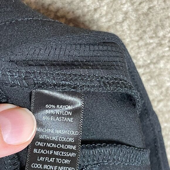Betabrand Yoga Crop Pants Womens Size Medium Black Pleated Stretch Ponte Pull On - Picture 8 of 11